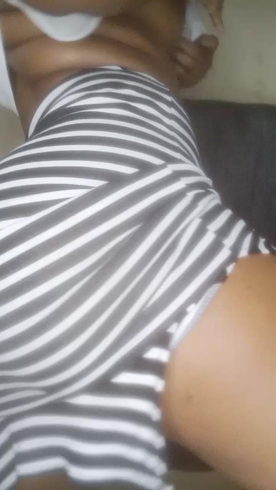 YELLOWBONE22 live cam on Cam4
