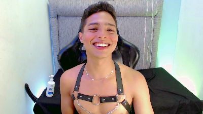 YUZTIN_LITTLE live cam on Cam4