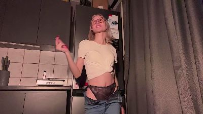 YahairaSaulter live cam on Cam4