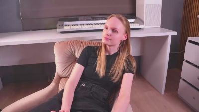 YajairaStanhope live cam on Cam4