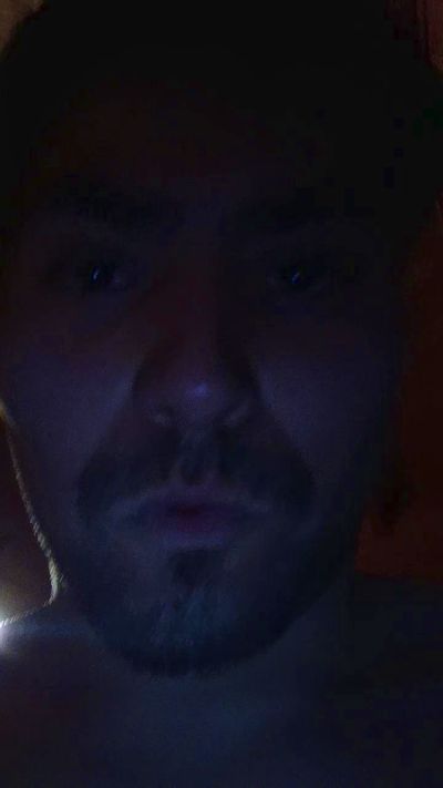 Yakzom live cam on Cam4