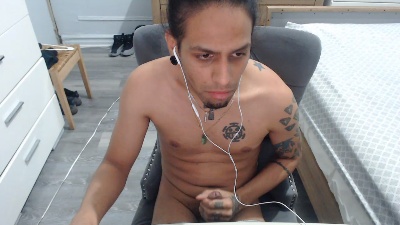 YamiiZazKaiju live cam on Cam4