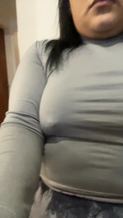 Yamila24 live cam on Cam4