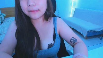 Yana_Dimples live cam on Cam4