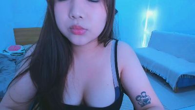 Yana_Dimples live cam on Cam4