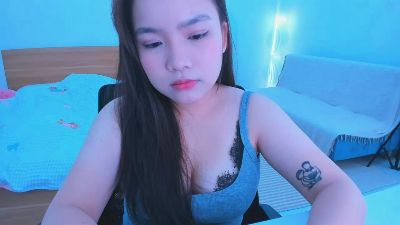 Yana_Dimples live cam on Cam4