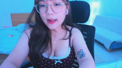 Yana_Dimples live cam on Cam4