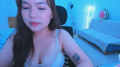 Yana_Dimples live cam on Cam4