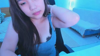 Yana_Dimples live cam on Cam4