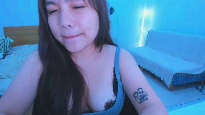 Yana_Dimples live cam on Cam4