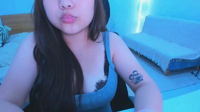Yana_Dimples live cam on Cam4
