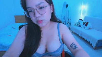 Yana_Dimples live cam on Cam4