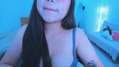 Yana_Dimples live cam on Cam4