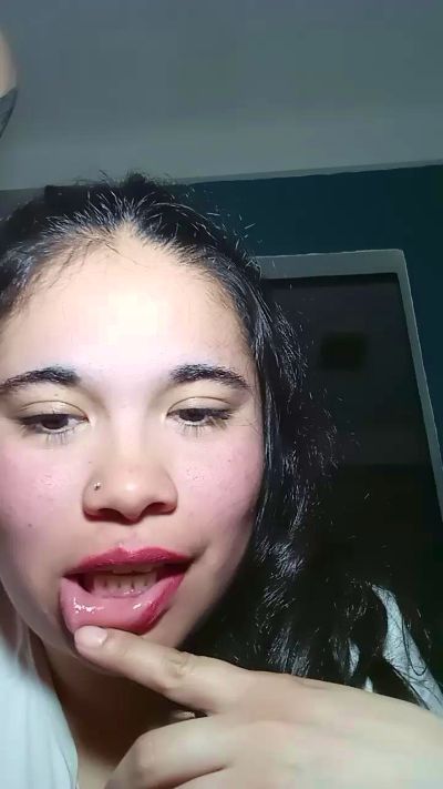 YaniiEze2025 webcam