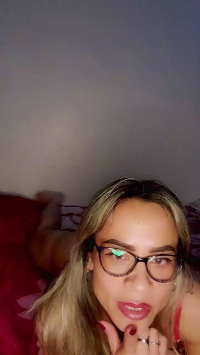 Yanina_1 live cam on Cam4