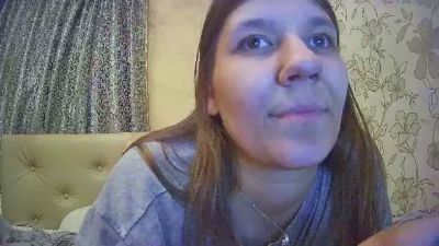 YaniraRoggeman live cam on Cam4