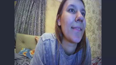 YaniraRoggeman live cam on Cam4