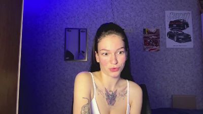 YaniraWeber live cam on Cam4