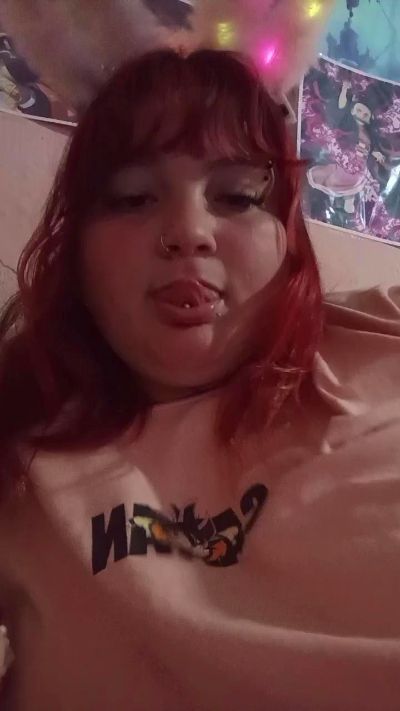 Yanngotic54 live cam on Cam4