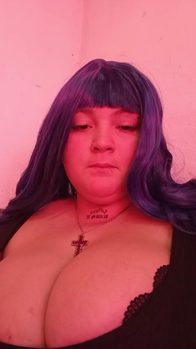 Yanngotic54 live cam on Cam4
