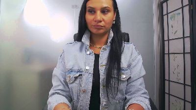 YaraCox live cam on Cam4