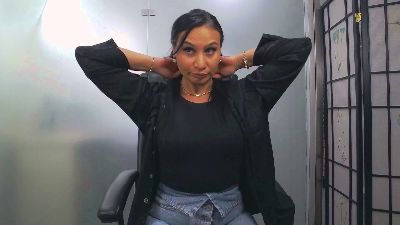 YaraCox live cam on Cam4