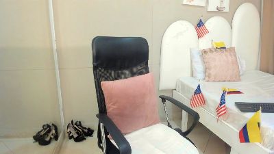 YaraShinne live cam on Cam4