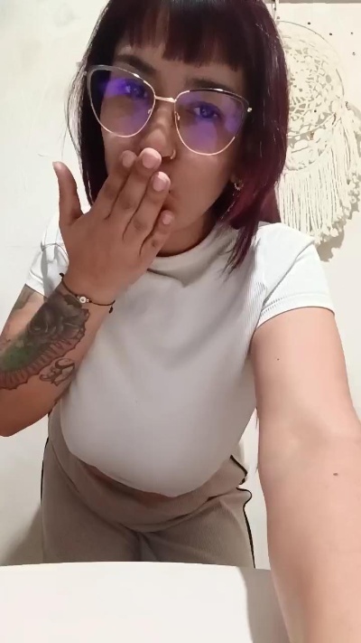 Yasminee live cam on Cam4