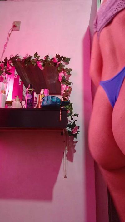 Yasminrafaele6 live cam on Cam4
