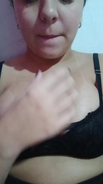Yasminrafaele6 live cam on Cam4