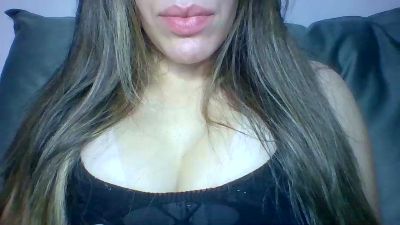 Yasmynleal live cam on Cam4