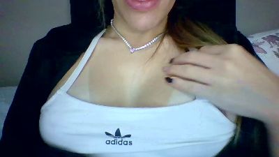Yasmynleal live cam on Cam4