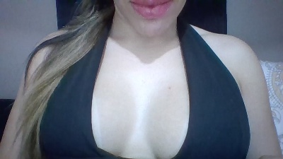 Yasmynleal live cam on Cam4