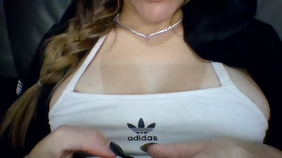 Yasmynleal live cam on Cam4