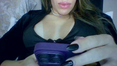 Yasmynleal live cam on Cam4