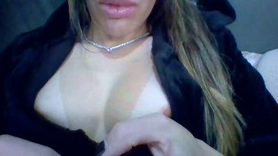 Yasmynleal live cam on Cam4