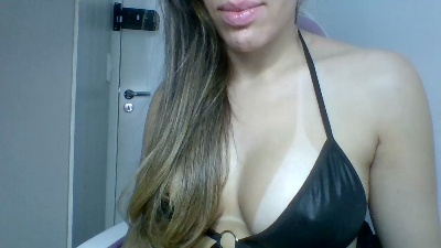 Yasmynleal live cam on Cam4