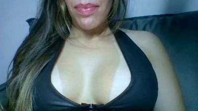 Yasmynleal live cam on Cam4