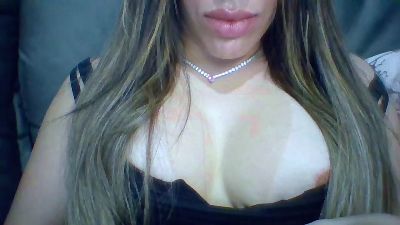 Yasmynleal live cam on Cam4
