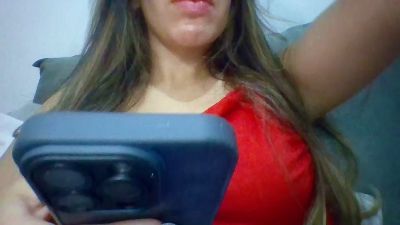 Yasmynleal live cam on Cam4