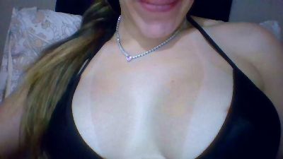 Yasmynleal live cam on Cam4