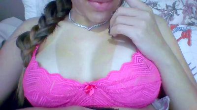 Yasmynleal live cam on Cam4