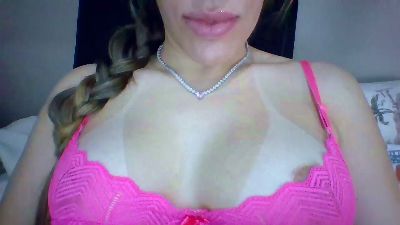 Yasmynleal live cam on Cam4