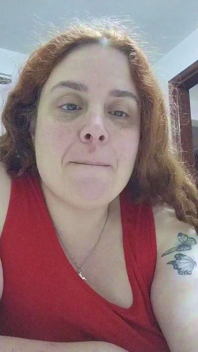 Yaya2065 live cam on Cam4