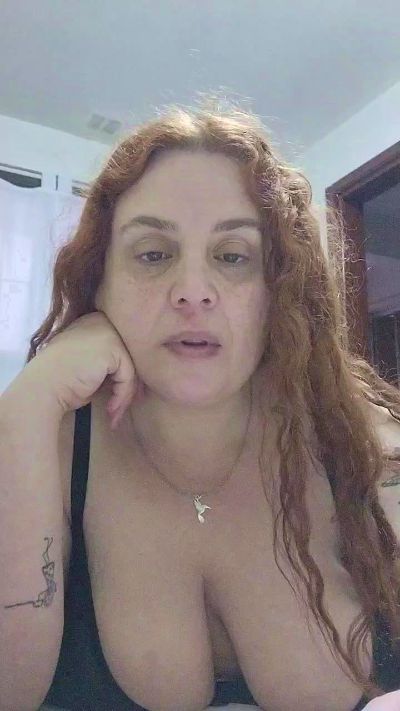 Yaya2065 live cam on Cam4