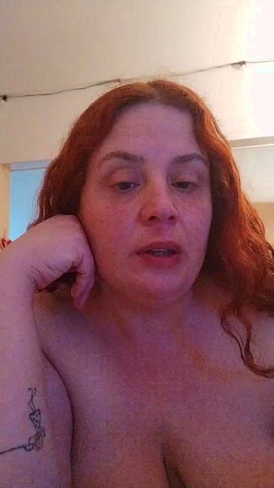 Yaya2065 live cam on Cam4