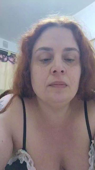Yaya2065 live cam on Cam4
