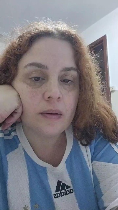 Yaya2065 live cam on Cam4