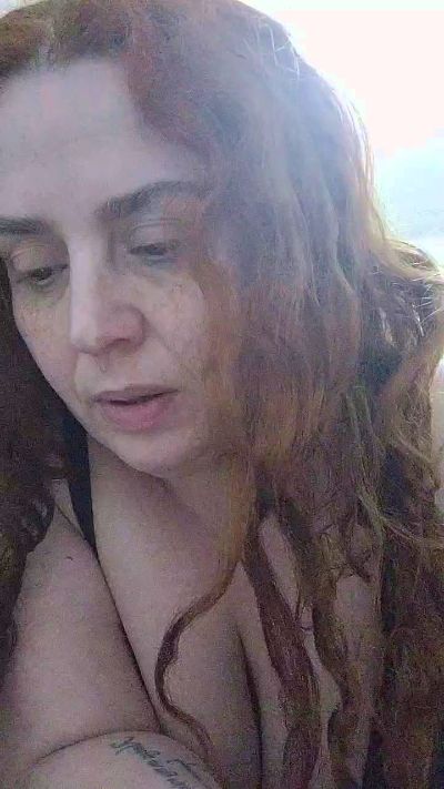 Yaya2065 live cam on Cam4