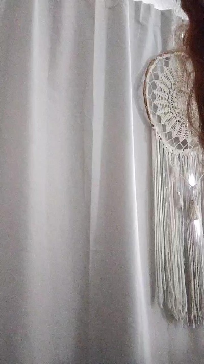 Yaya2065 live cam on Cam4
